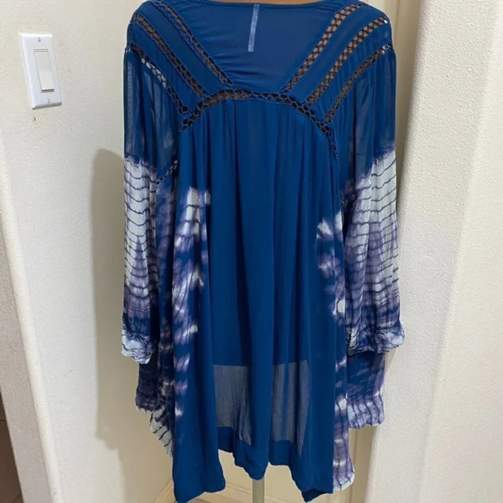 FREE PEOPLE TIE DIE TOP SMALL (OVERSIZED)